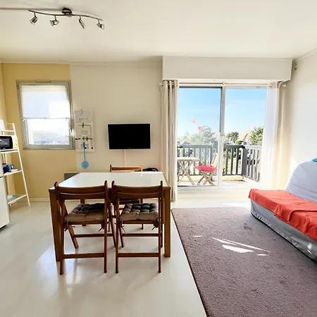Apartment T2 Entier, Balcon, Piscine, Tennis Et Acces Direct A La Plage! Cabourg