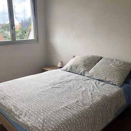 Apartment T2 Entier, Balcon, Piscine, Tennis Et Acces Direct A La Plage!