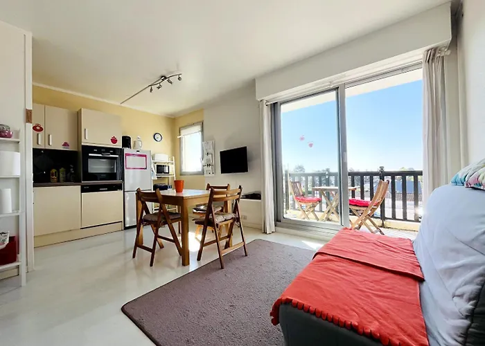 T2 Entier, Balcon, Piscine, Tennis Et Acces Direct A La Plage! Cabourg